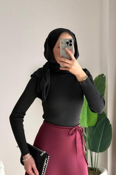 Dik Yaka Fırfırlı Body Siyah