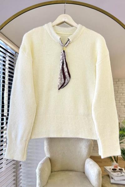 Yakası Fularlı Kazak Ekru