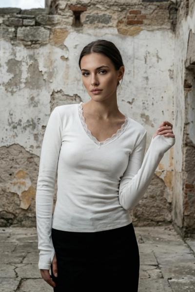 V Yaka Dantelli Body Beyaz