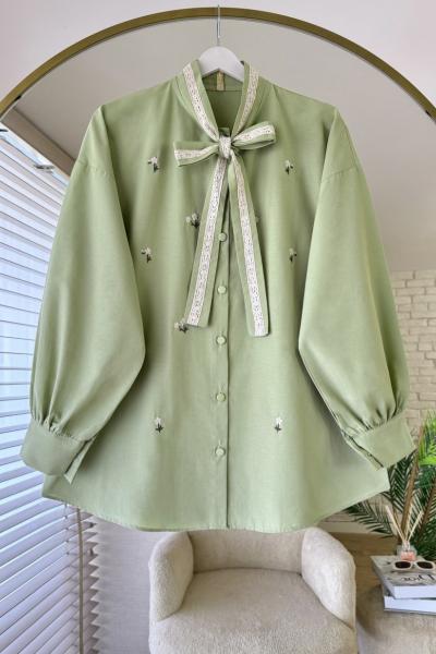 Çiçek Nakışlı Yakası Bağcıklı Gömlek Yeşil