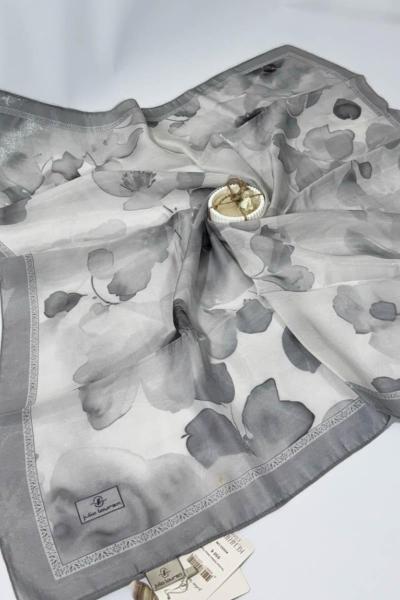 Çiçek Desenli Kehribar Eşarp Gri