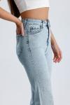 Serpme Taşlı Kesik Paça Mom Jean Kar Yıkama Mavi