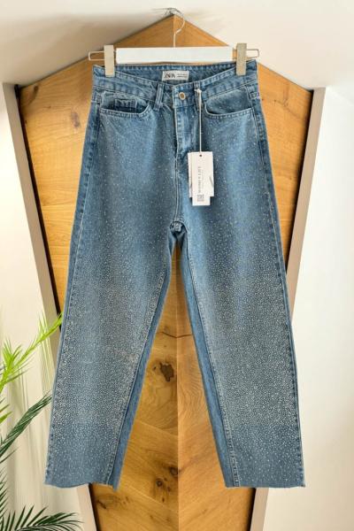 Serpme Taşlı Kesik Paça Mom Jean Mavi