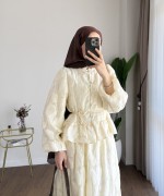 Çiçek Kabartmalı Etekli Takım Krem