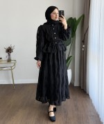 Çiçek Kabartmalı Etekli Takım Siyah