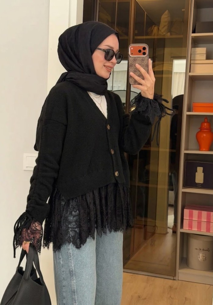 Kolları Büzgülü Dantel Detaylı Hırka Siyah